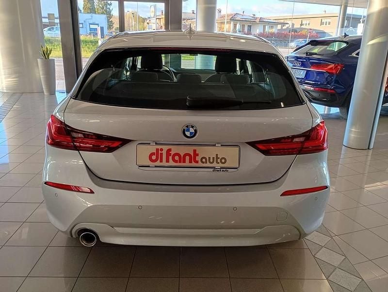 Brugt BMW 118 Sport Line 140 HK (102 kW) 2020 Sølv Hatchback