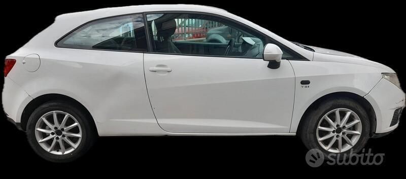 Bianco Usata 2011 Seat Ibiza Sport Coupé | 1800 € - Immagine 1/2