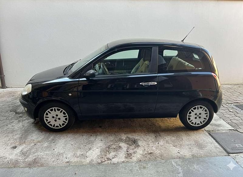 Usata Lancia Ypsilon 80 CV (58 kW) 2006 Nero Utilitaria