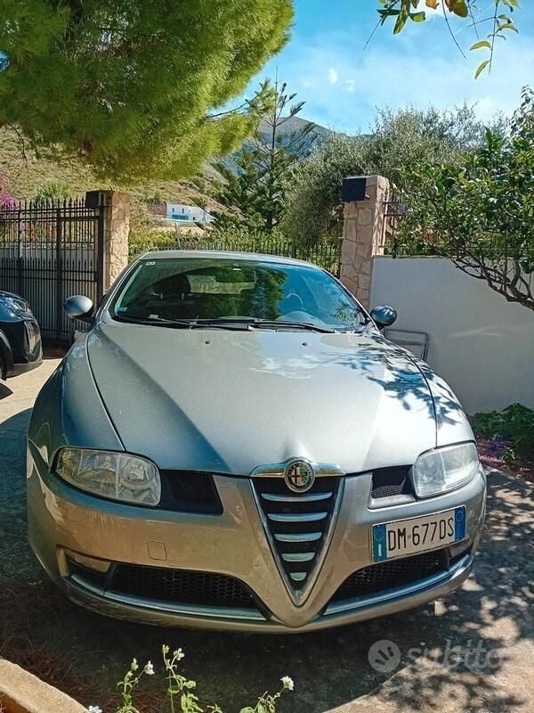 Usata Alfa Romeo GT 150 CV (110 kW) 2007 Grigio Coupé