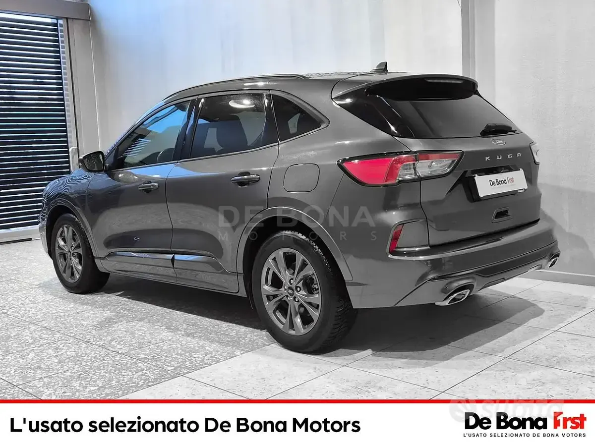 Usata Ford Kuga ST-Line 120 CV (88 kW) 2022 Grigio SUV