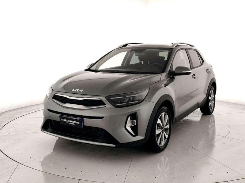 Astro gray Usata 2025 Kia Stonic Style SUV | 15.800 € (Buon prezzo) - Immagine 1/4