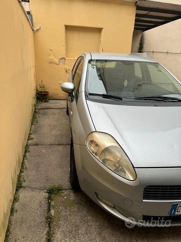 Usata Fiat Grande Punto 77 CV (56 kW) 2005 Grigio Utilitaria
