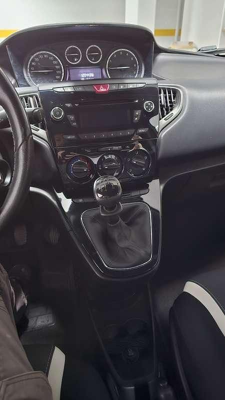 Usata Lancia Ypsilon Silver 80 CV (58 kW) 2015 Utilitaria