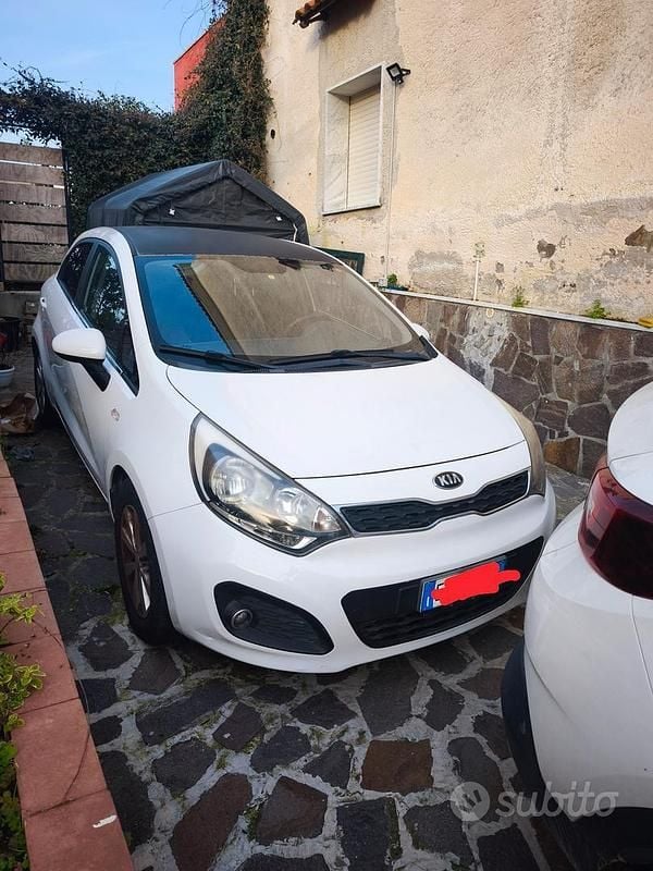 Usata Kia Rio Active 90 CV (66 kW) 2013 Bianco Utilitaria