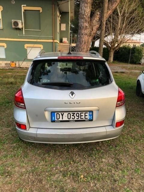 Usata Renault Clio II Dynamique 75 CV (55 kW) 2009 Argento Station wagon