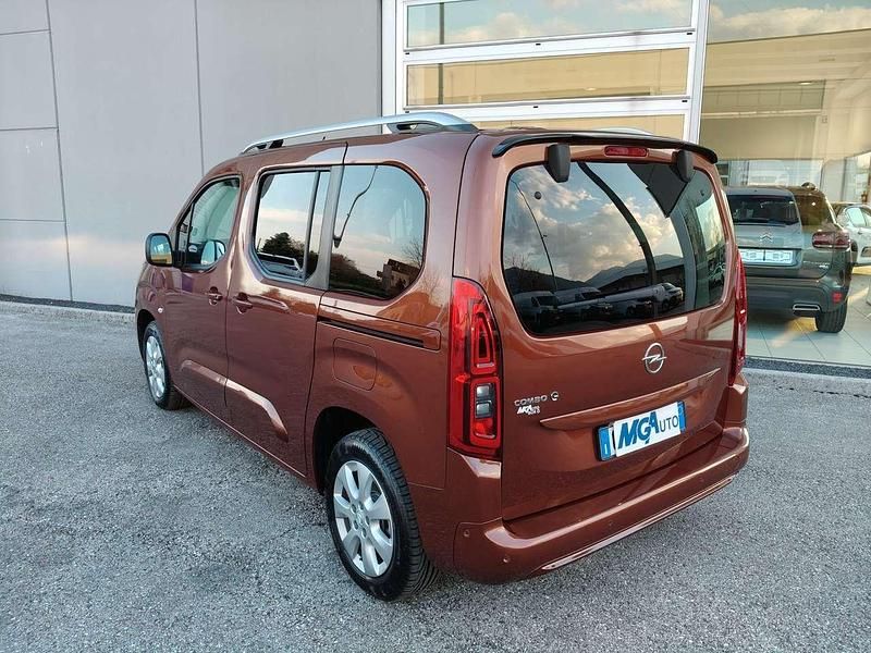 Usata Opel Combo-e Life Elegance 56 kW (77 CV) 2021 Marrone Monovolume