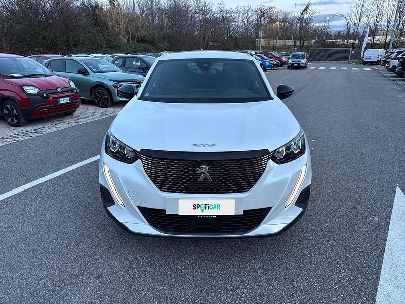 Używany Peugeot 2008 Allure 131 KM (96 kW) 2023 Biały SUV
