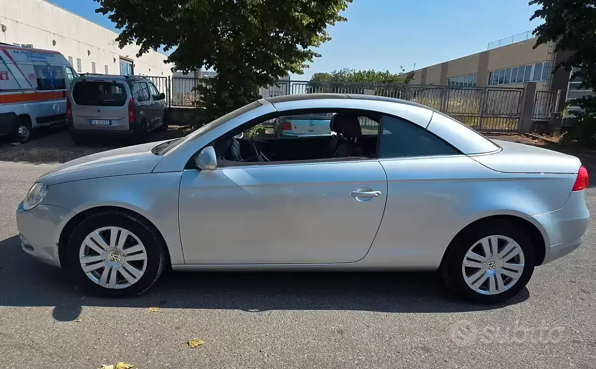 Usata VW Eos 140 CV (102 kW) 2007 Grigio Cabrio
