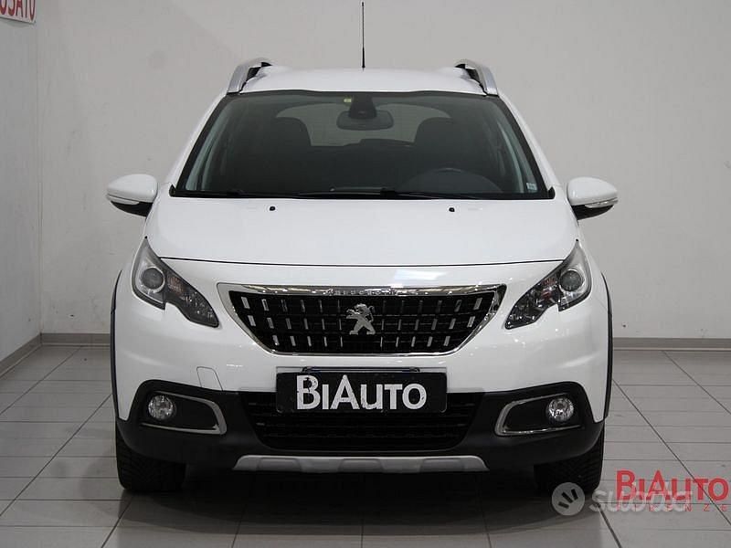 Usata Peugeot 2008 Allure 100 CV (73 kW) 2017 Bianco SUV