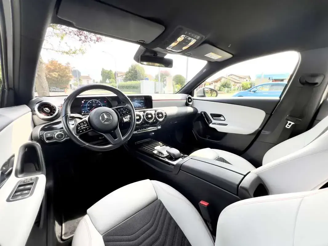 Usata Mercedes A180 Executive 116 CV (85 kW) 2019 Grigio Berlina