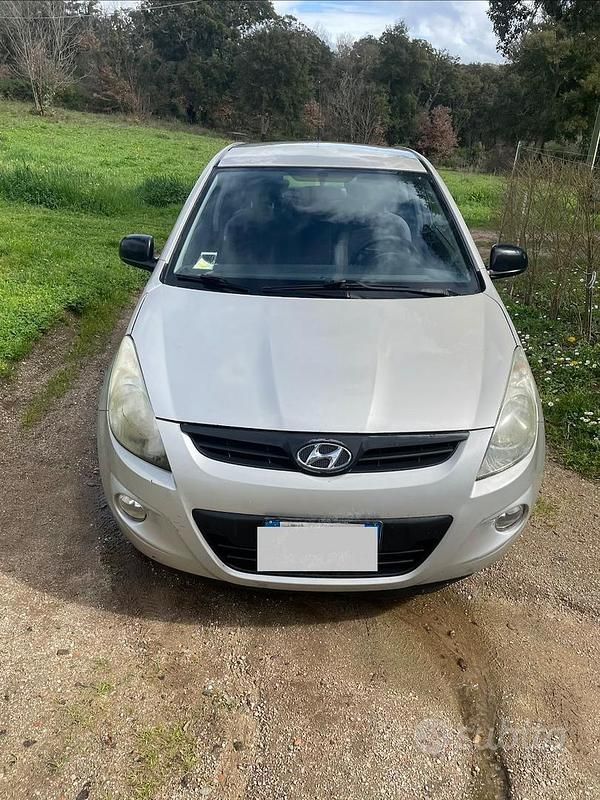 Usata Hyundai i20 78 CV (57 kW) 2010 Grigio Utilitaria