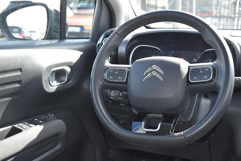 Begagnad Citroën C3 Aircross PureTech 2024 Svart SUV