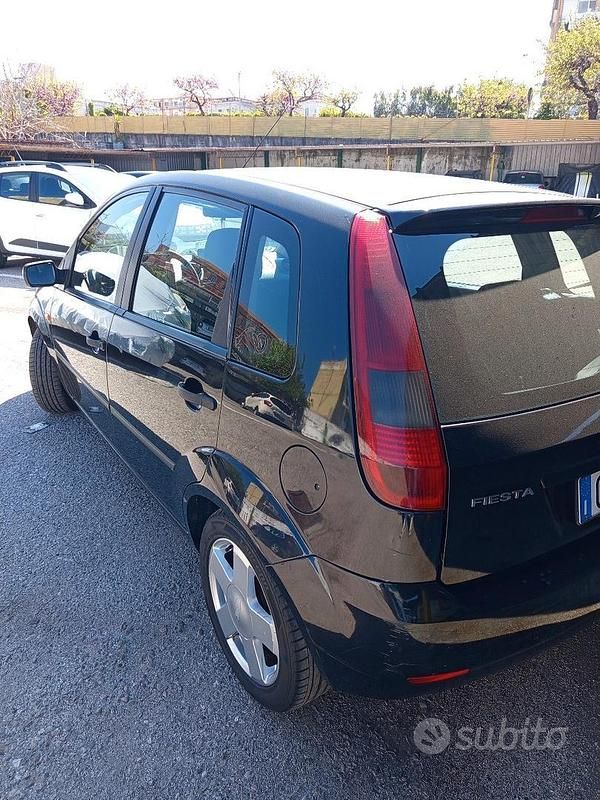 Gebraucht Ford Fiesta 68 PS (50 kW) 2004 Kleinwagen
