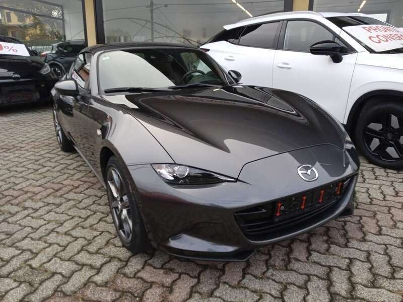 Usata Mazda MX5 Inclusive 160 CV (117 kW) 2017 Grigio Cabrio