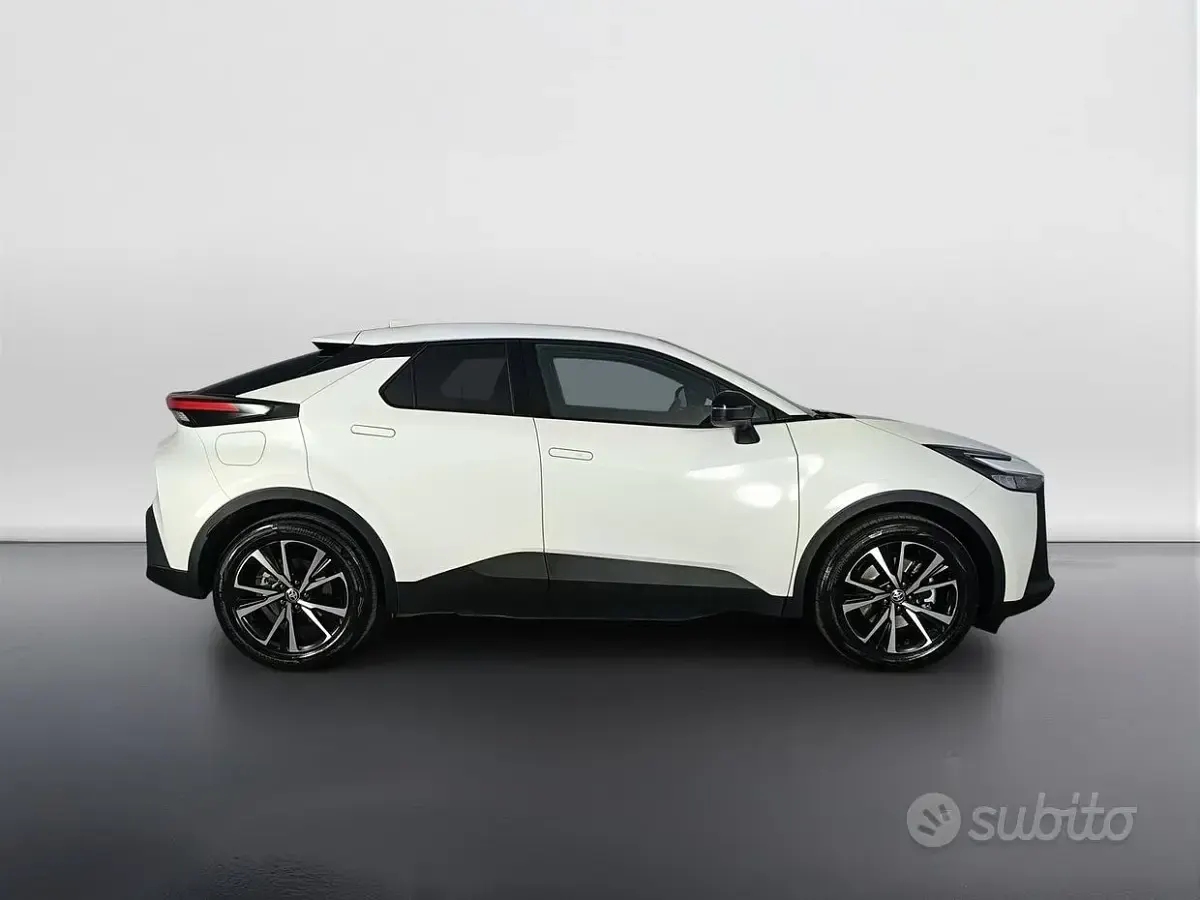 Usata Toyota C-HR Eco 152 CV (111 kW) 2025 Bianco SUV