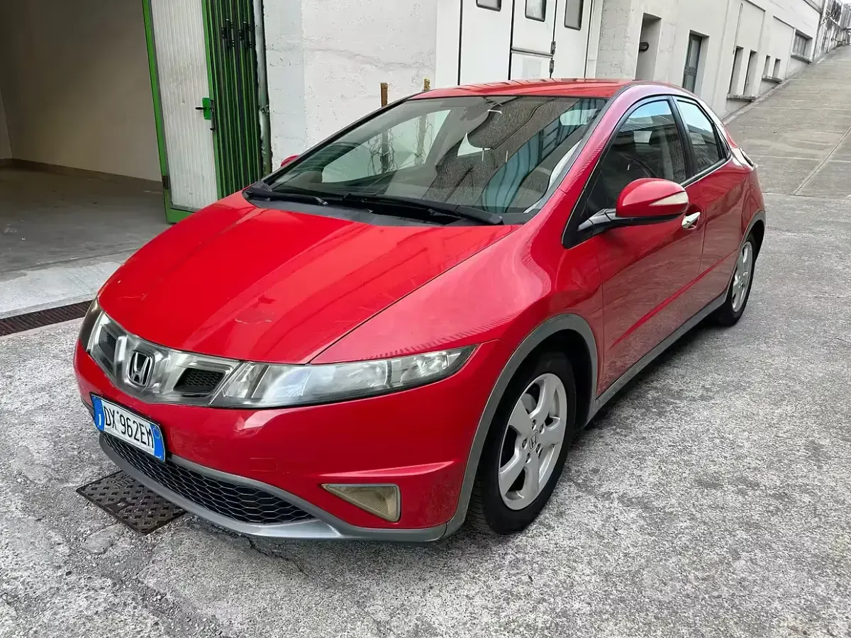 Usata Honda Civic Elegance 99 CV (72 kW) 2009 Rosso Berlina