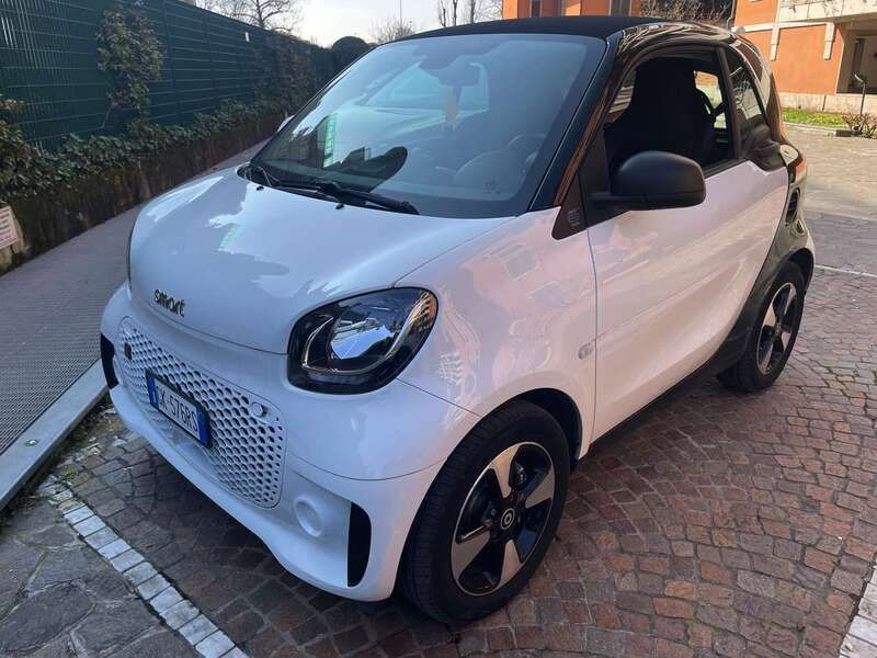 Bianco Usata 2022 Smart ForTwo Electric Drive Passion Due volumi | 12.290 € (Buon prezzo) - Immagine 1/4