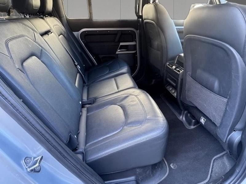 Usata Land Rover Defender SE 200 CV (147 kW) 2022 Hakuba silver SUV