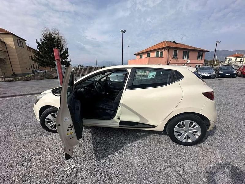 Usata Renault Clio IV Life 90 CV (66 kW) 2017 Beige Berlina