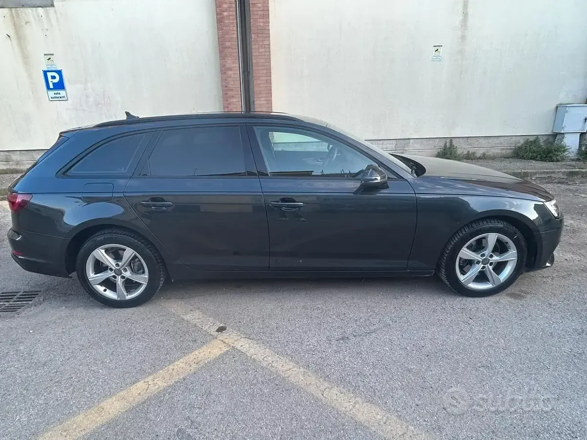 Usata Audi A4 Business 150 CV (110 kW) 2019 Nero Station wagon