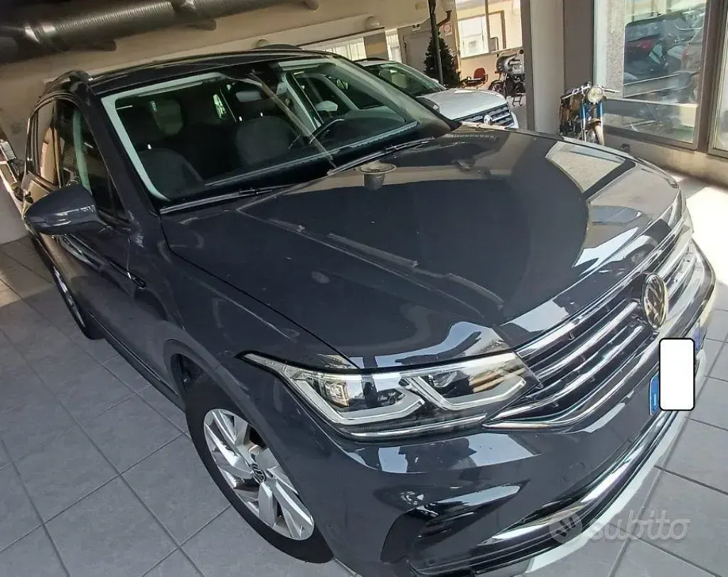 Usata VW Tiguan Elegance 150 CV (110 kW) 2023 Grigio SUV