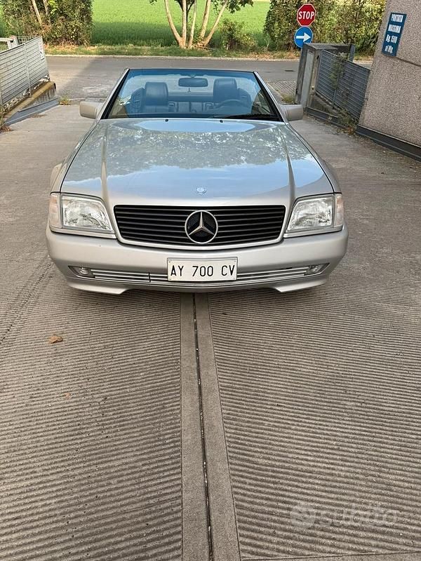 Usata Mercedes SL500 320 CV (235 kW) 1993 Grigio Cabrio
