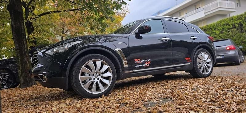 Nero Usata 2013 Infiniti QX70 SUV | 16.000 € (Buon prezzo) - Immagine 1/4
