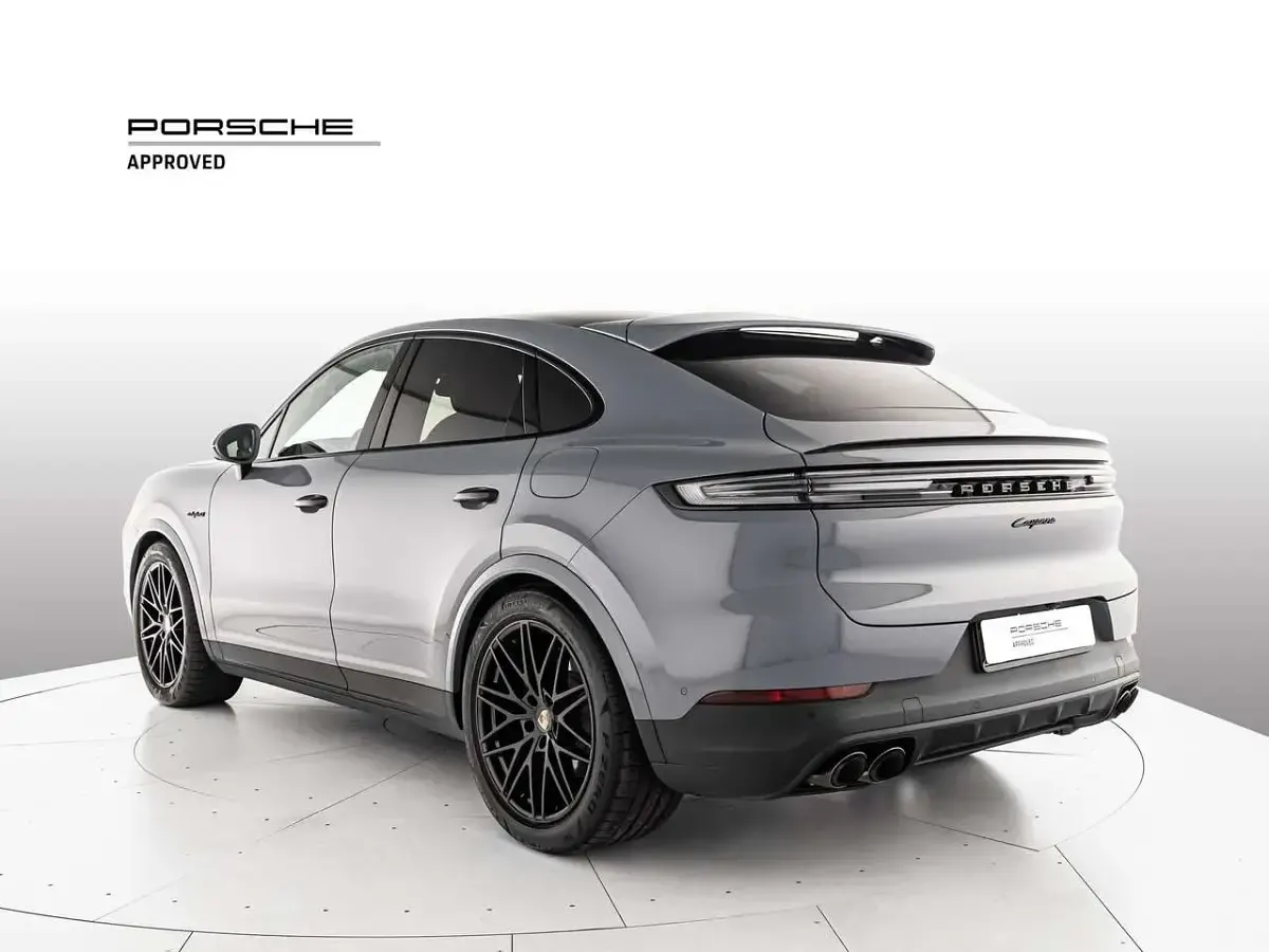 Usata Porsche Cayenne 470 CV (345 kW) 2024 Grigio SUV