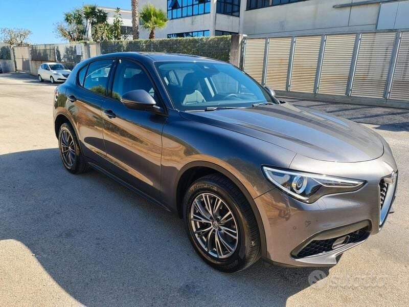 Usata Alfa Romeo Stelvio Executive 210 CV (154 kW) 2019 Grigio SUV