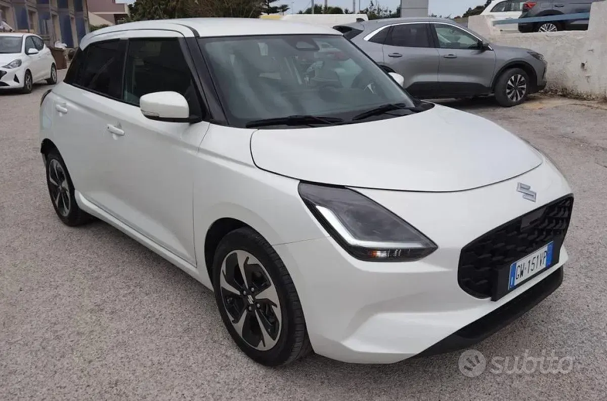 Usata Suzuki Swift 83 CV (61 kW) 2024 Bianco Utilitaria