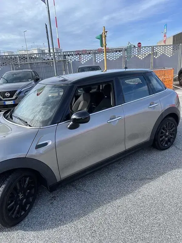 Usata Mini Cooper D 116 CV (85 kW) 2019 Utilitaria