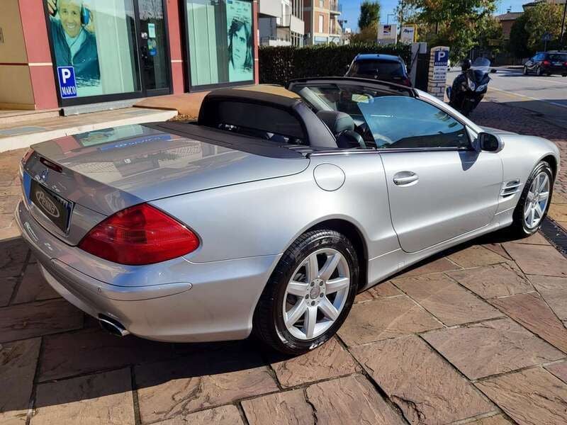 Usata Mercedes SL350 245 CV (180 kW) 2003 Argento Cabrio
