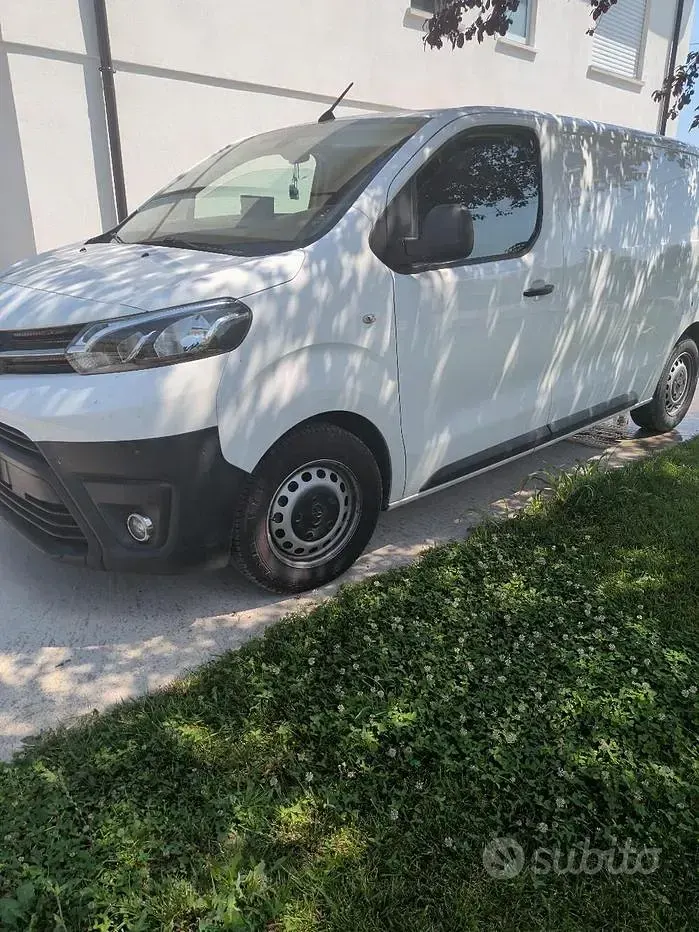 Usata Toyota Proace 120 CV (88 kW) 2021 Bianco Monovolume