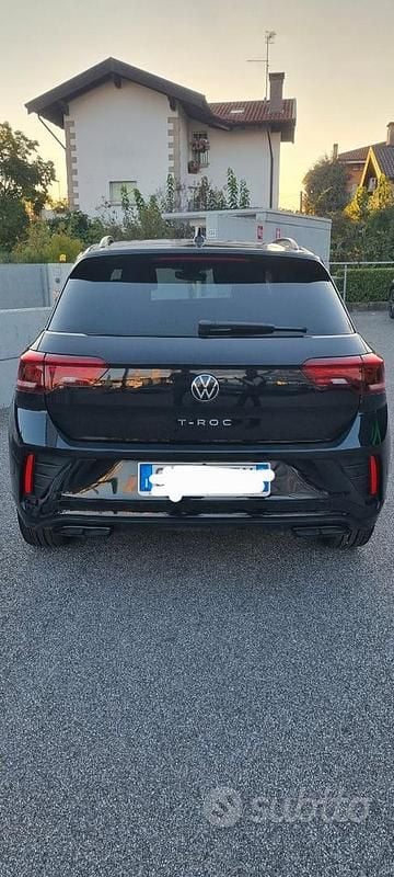Usata VW T-Roc R-line 150 CV (110 kW) 2023 Nero SUV