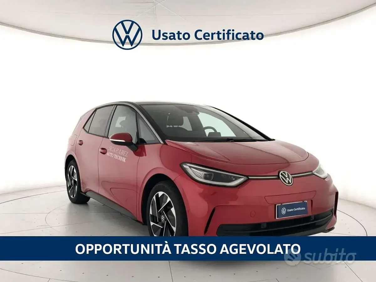Usata VW ID.3 Pro Performance 150 kW (204 CV) 2025 Kings red metallizzato nero Utilitaria