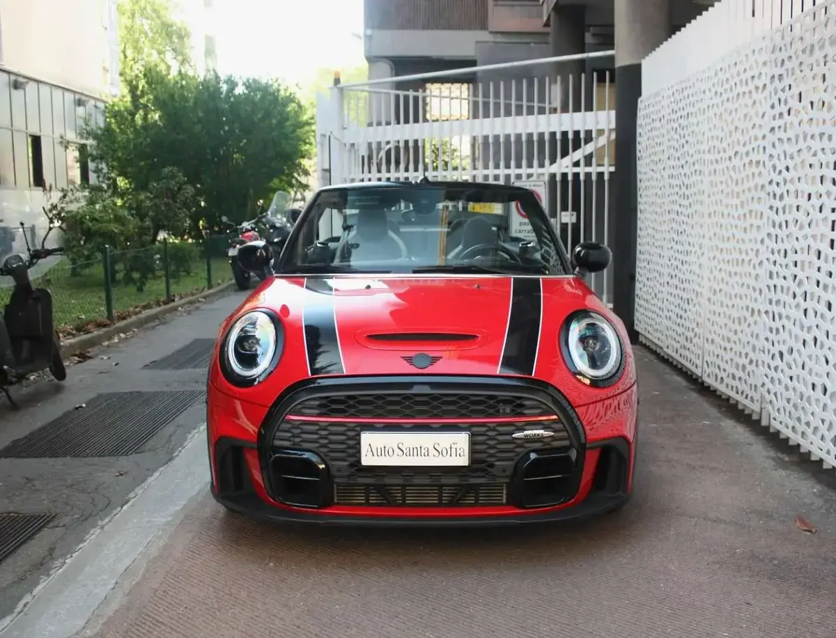 Usata Mini John Cooper Works Cabriolet 231 CV (169 kW) 2022 Chili red Cabrio