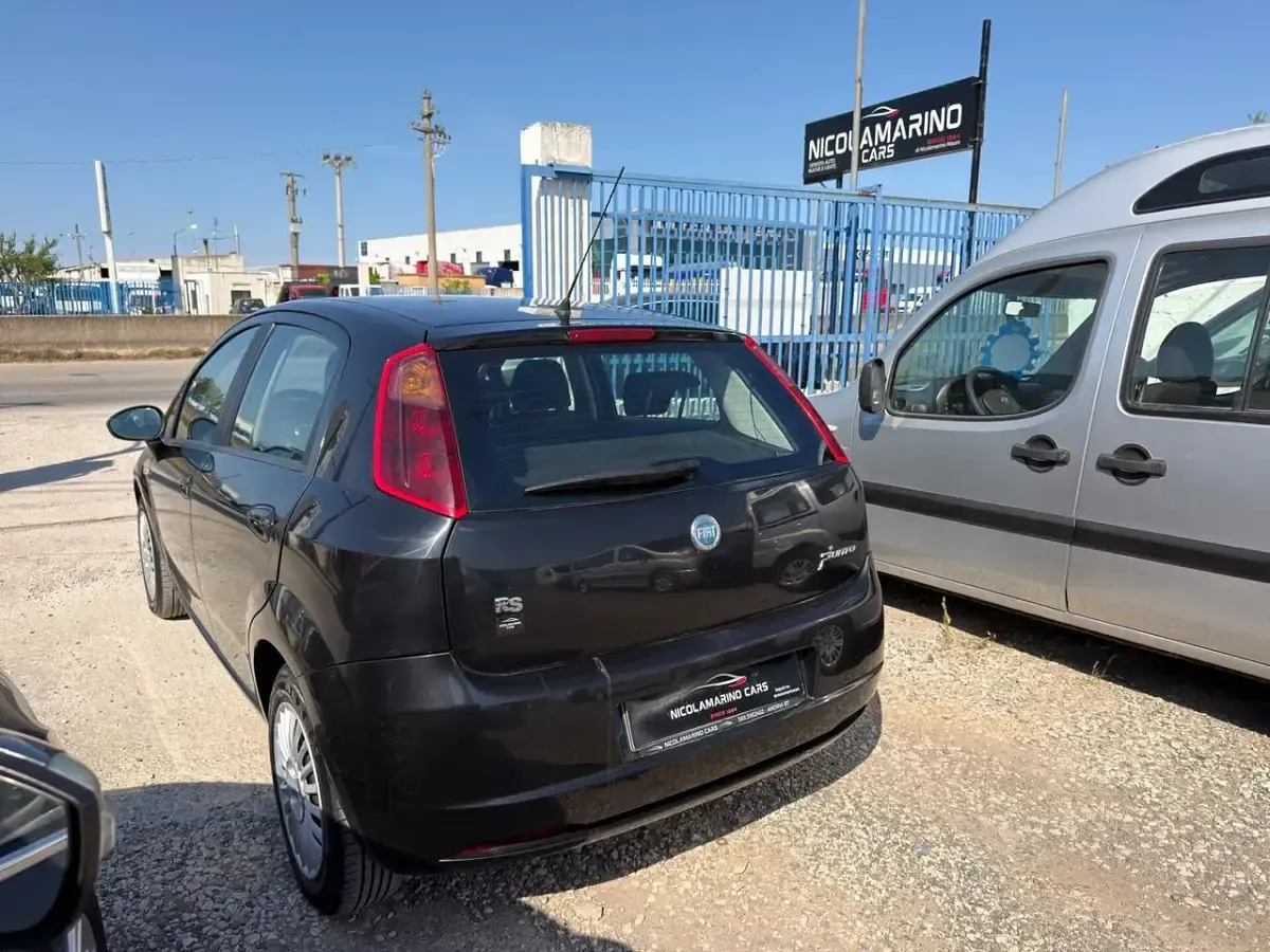 Usata Fiat Grande Punto Dynamic 75 CV (55 kW) 2007 Nero Utilitaria