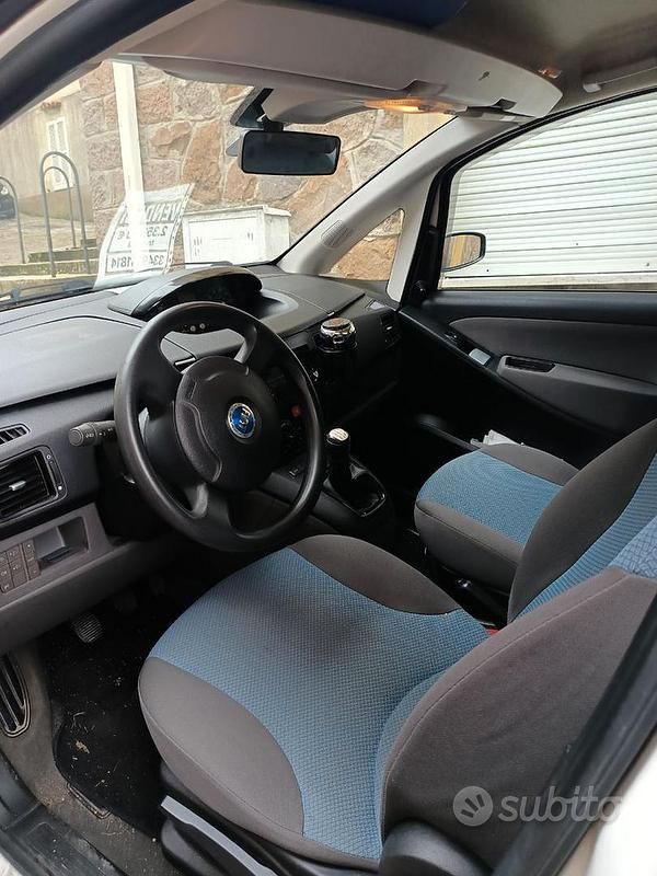 Usata Fiat Idea 2004 Bianco Monovolume