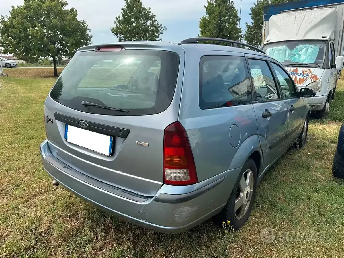 Usata Ford Focus Zetec 101 CV (74 kW) 2004 Station wagon