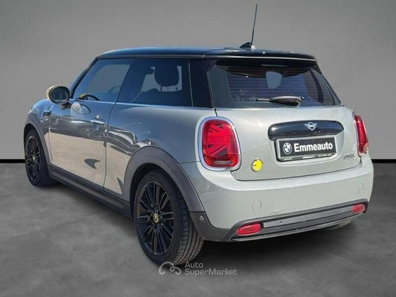 Usata Mini Cooper SE Classic 75 kW (102 CV) 2021 Grigio Utilitaria