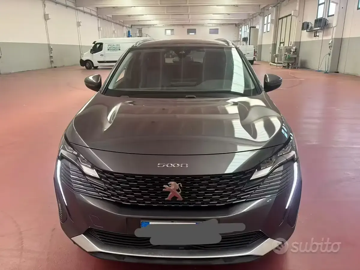Usata Peugeot 5008 131 CV (96 kW) 2021 Grigio SUV