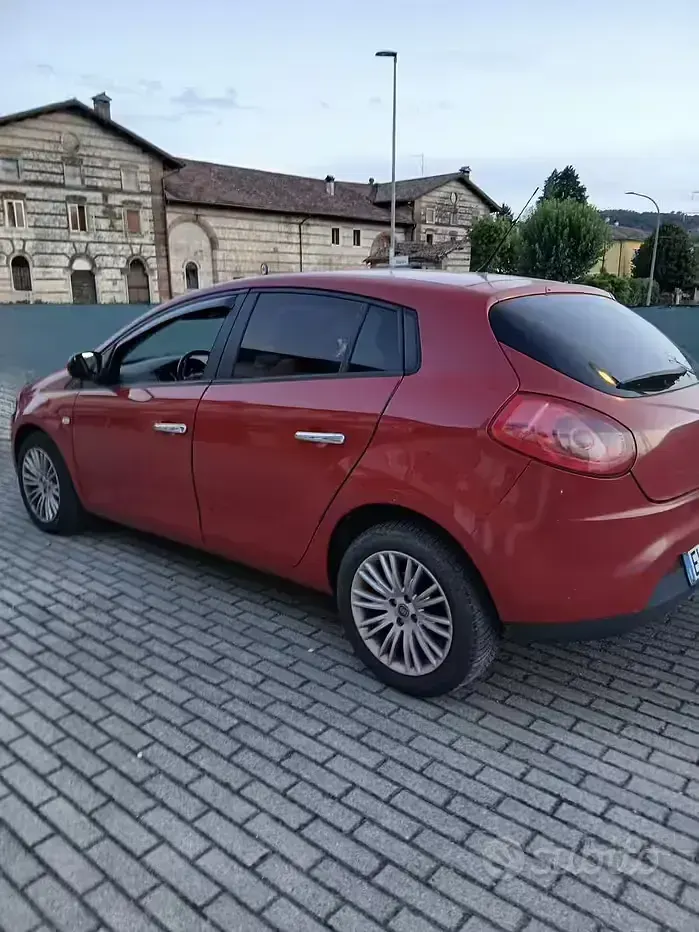 Usata Fiat Bravo 120 CV (88 kW) 2012 Rosso Utilitaria