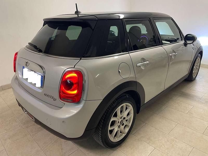 Usata Mini Cooper D Business 116 CV (85 kW) 2015 Grigio Utilitaria