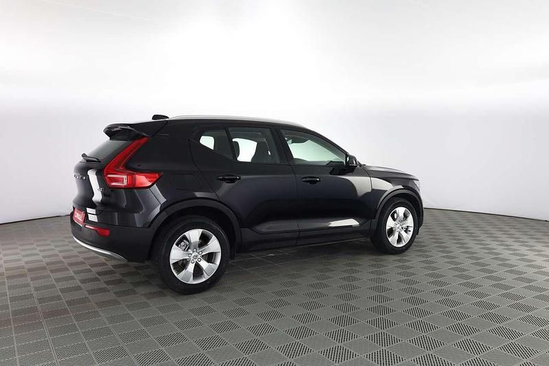 Usata Volvo XC40 Momentum 197 CV (144 kW) 2021 Nero SUV