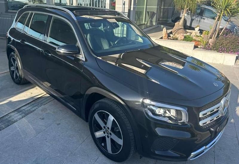 Usata Mercedes GLB200 150 CV (110 kW) 2022 Nero SUV