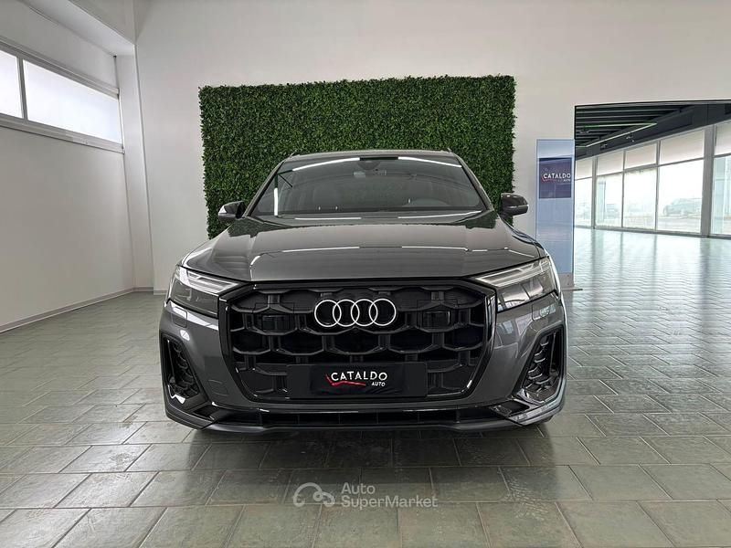 Usata Audi Q7 S-Line 286 CV (210 kW) 2024 Grigio SUV