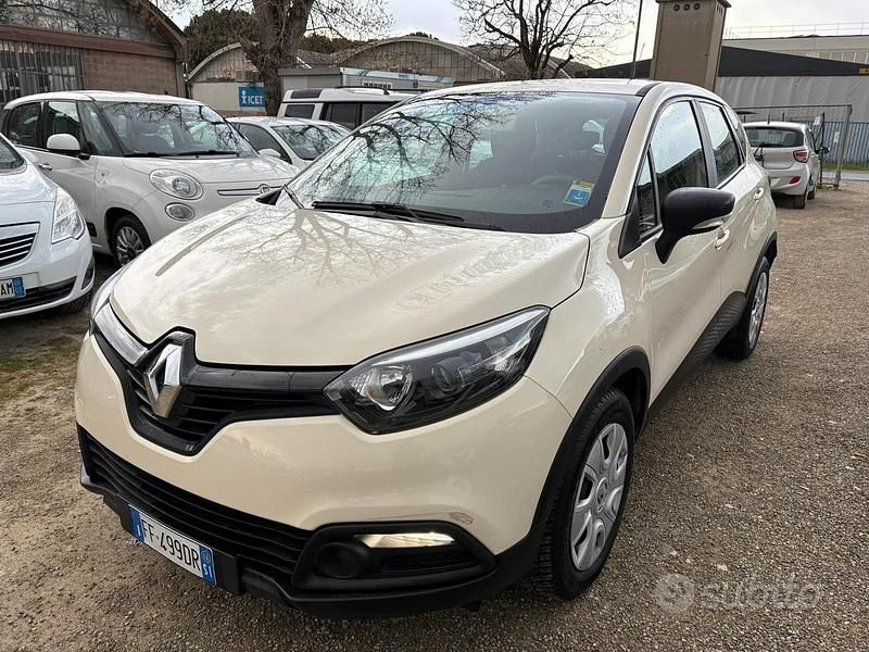 Usata Renault Captur Life 90 CV (66 kW) 2016 Beige SUV