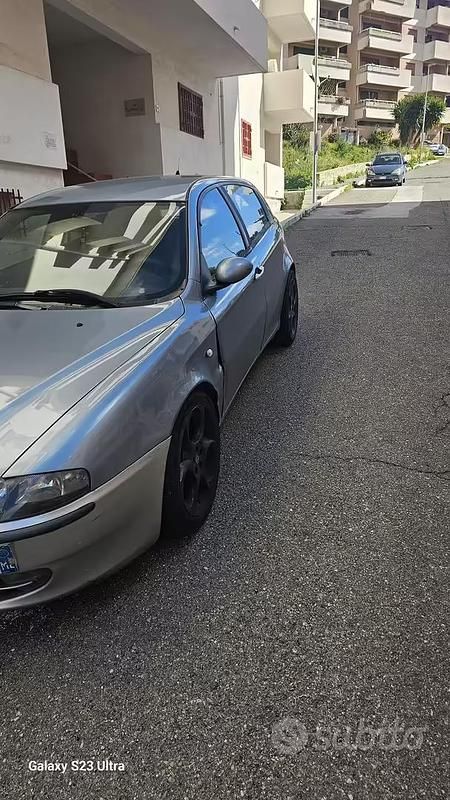 Usata Alfa Romeo 147 115 CV (84 kW) 2002 Utilitaria