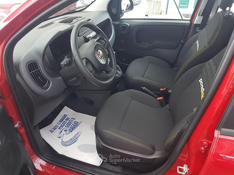 Nuova Fiat Panda 69 CV (50 kW) 2025 Rosso Utilitaria